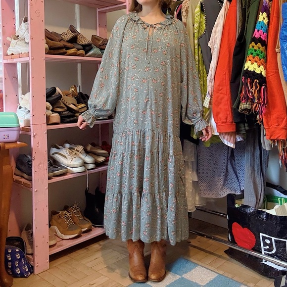 Storia Boutique Floral Drop Waist Tiered Long Sleeve Maxi Dress - Picture 1 of 8